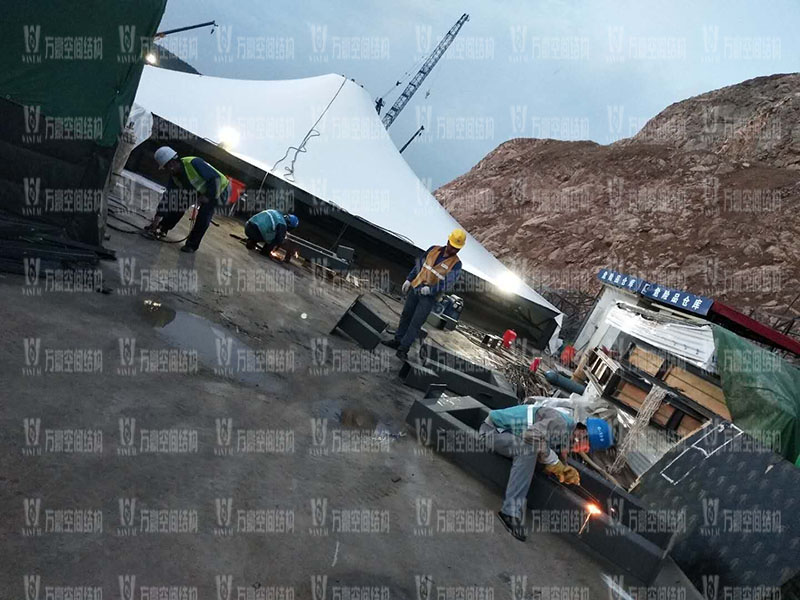 南京園博園穹蓋式膜結(jié)構(gòu)棚項目施工中 南京園博園穹蓋式膜結(jié)構(gòu)棚項目施工中