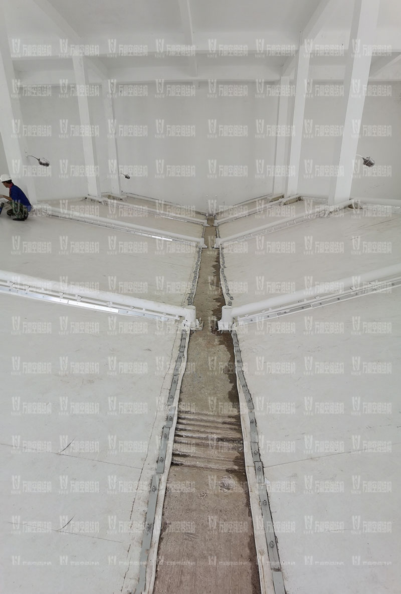 張拉膜安裝好后裝什么顏色的燈好看？景觀膜結(jié)構(gòu)燈光顏色該如何選擇？