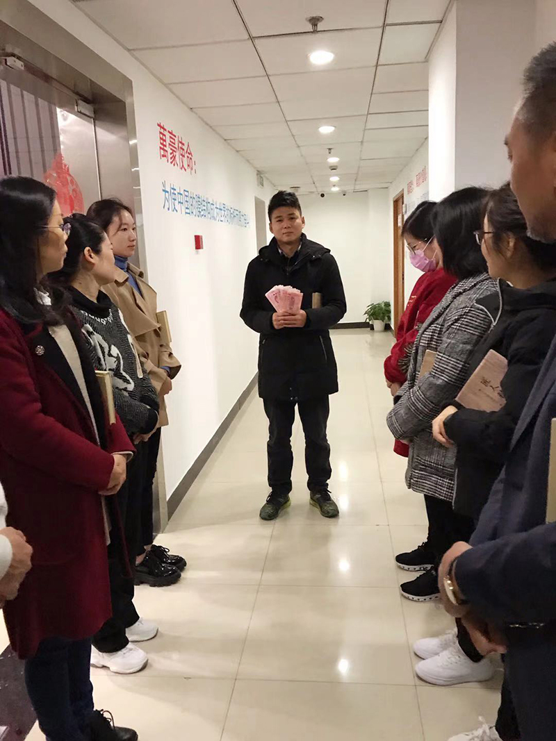 萬豪空間結構福利:給辛勤付出的優秀員工現金獎勵 萬豪空間結構福利:給辛勤付出的優秀員工現金獎勵