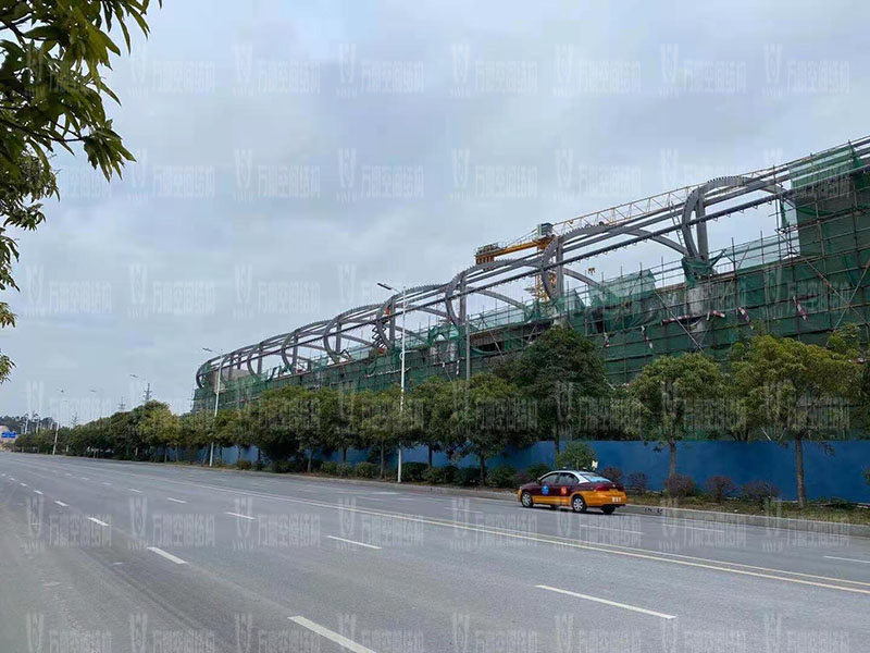 清遠磁懸浮項目蓮湖車站鋼-膜結構工程鋼結構接近尾聲 清遠磁懸浮項目蓮湖車站鋼-膜結構工程鋼結構接近尾聲