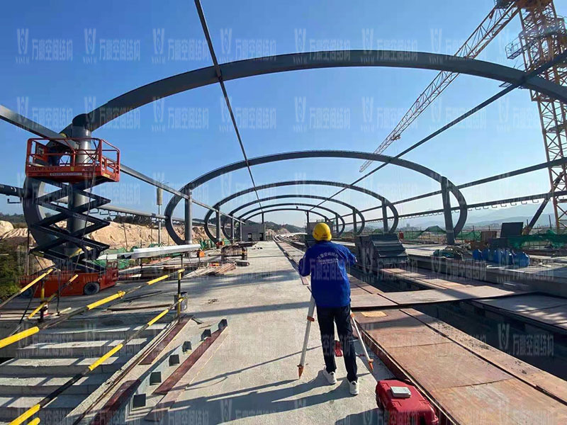 清遠磁懸浮項目蓮湖車站鋼-膜結構工程鋼結構接近尾聲 清遠磁懸浮項目蓮湖車站鋼-膜結構工程鋼結構接近尾聲