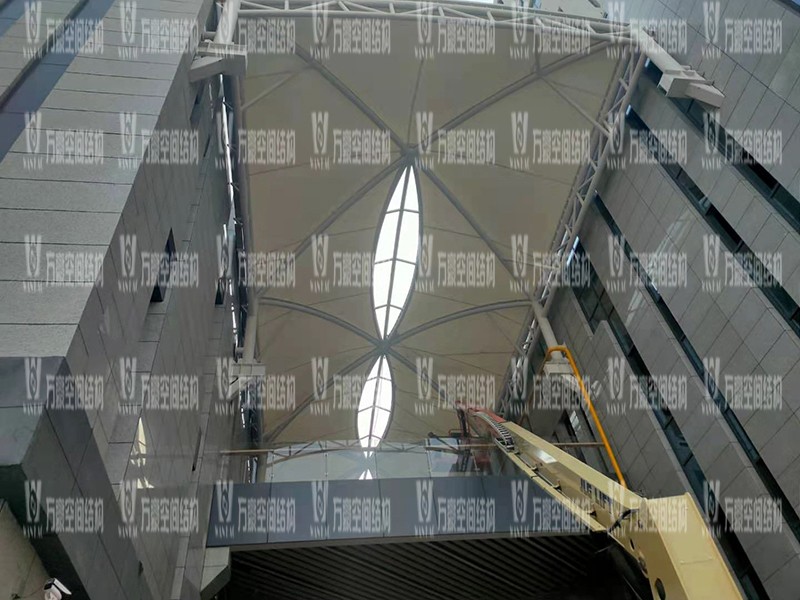 新泰卓越·財富廣場膜結構項目接近尾聲