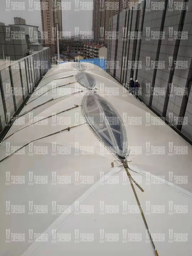 新泰卓越·財富廣場膜結構項目接近尾聲