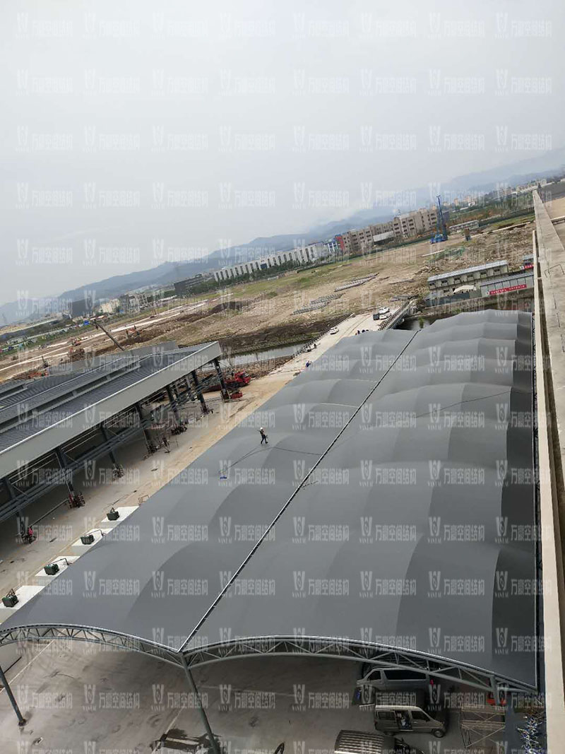 張拉膜結構工程施工需要注意哪些事項？如何提高張拉膜結構工程質量？