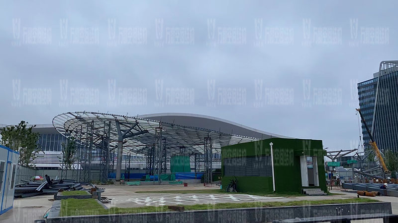 張家港高鐵站前大蝴蝶景觀膜結(jié)構(gòu)工程進(jìn)入第二階段二次結(jié)構(gòu)拼裝與吊裝 張家港高鐵站前大蝴蝶景觀膜結(jié)構(gòu)工程進(jìn)入第二階段二次結(jié)構(gòu)拼裝與吊裝