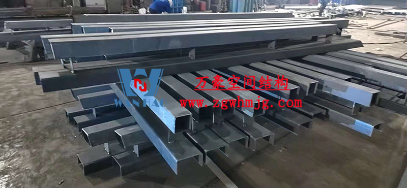 重慶龍興足球場ETFE屋面膜結構工程屋面鋼結構完成,膜結構安裝中 重慶龍興足球場ETFE屋面膜結構工程屋面鋼結構完成,膜結構安裝中