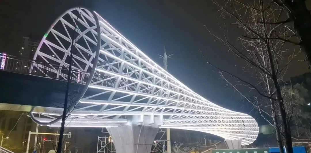 小蠻腰“倒了”嗎? 小蠻腰“倒了”嗎?