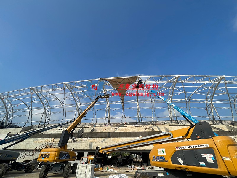 龍泉市體育場鋼膜結構工程膜結構安裝中 龍泉市體育場鋼膜結構工程膜結構安裝中
