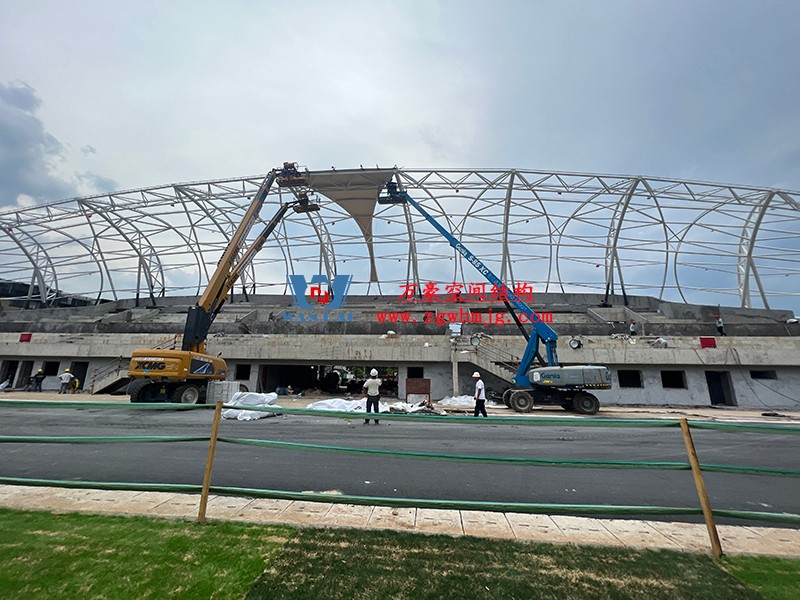 龍泉市體育場鋼膜結構工程膜結構安裝中 龍泉市體育場鋼膜結構工程膜結構安裝中