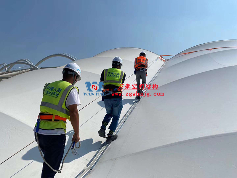 襄陽奧體中心膜結構工程膜結構安裝中 襄陽奧體中心膜結構工程膜結構安裝中