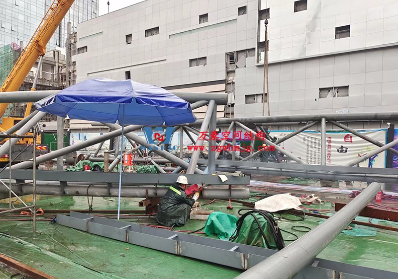 明宇廣場6號地塊商業(yè)（萬達(dá)廣場）改造項目鋼膜結(jié)構(gòu)ETFE蓋頂天幕工程開始施工