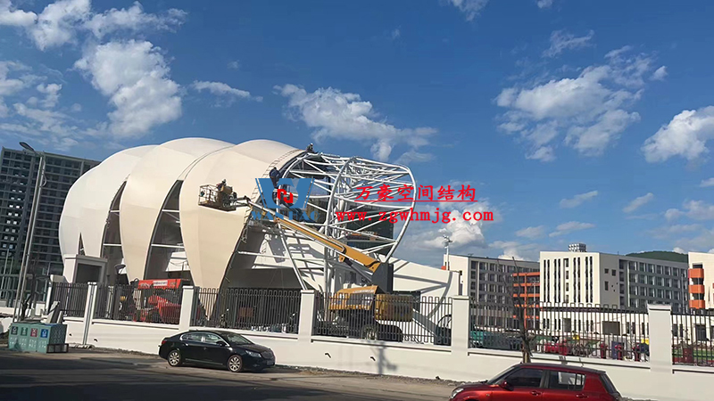 龍泉市體育場鋼膜結構工程接近尾聲 龍泉市體育場鋼膜結構工程接近尾聲