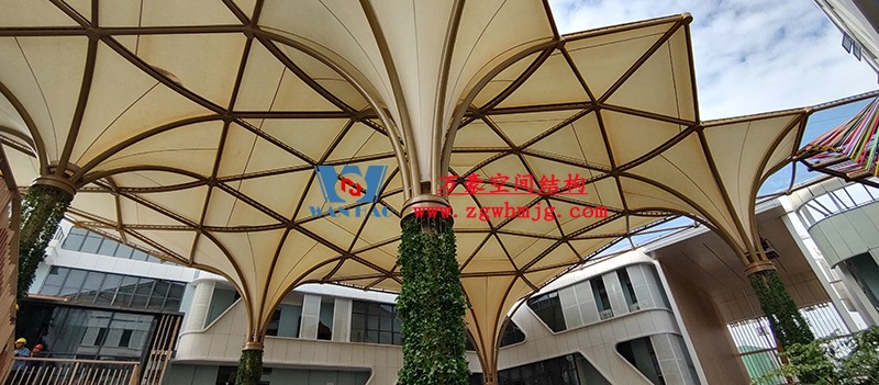 中國東盟特色商品匯聚中心膜鋼構(gòu)工程完工 中國東盟特色商品匯聚中心膜鋼構(gòu)工程完工