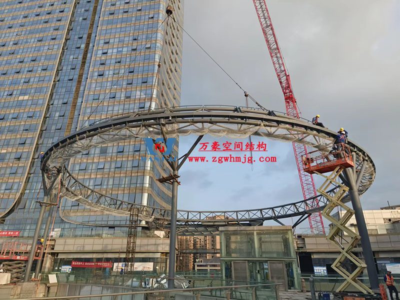 明宇廣場6號地塊商業（萬達廣場）改造項目鋼膜結構ETFE蓋頂天幕工程火熱施工中