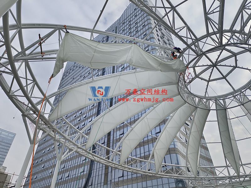 明宇廣場6號地塊商業（萬達廣場）改造項目鋼膜結構ETFE蓋頂天幕工程