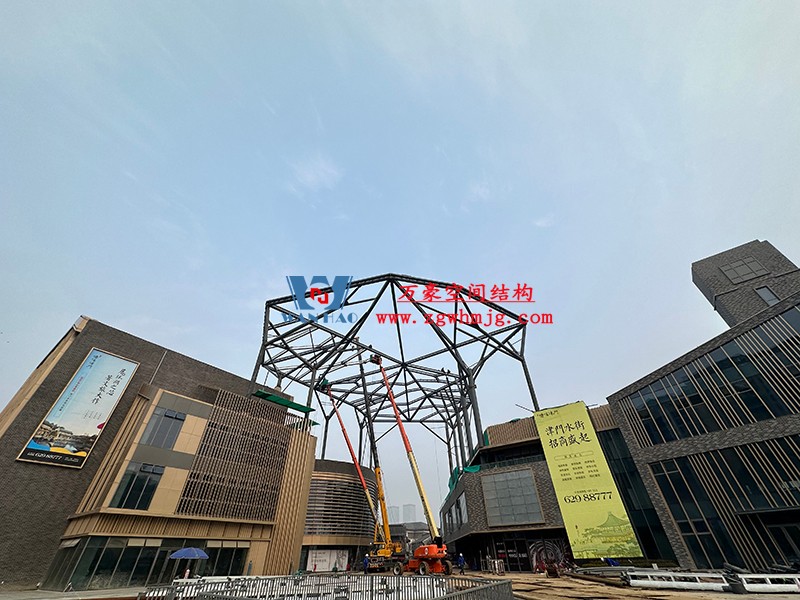 合肥文一塘溪津門(mén)天幕鋼結(jié)構(gòu)及ETFE氣枕膜工程鋼結(jié)構(gòu)吊裝中 合肥文一塘溪津門(mén)天幕鋼結(jié)構(gòu)及ETFE氣枕膜工程鋼結(jié)構(gòu)吊裝中