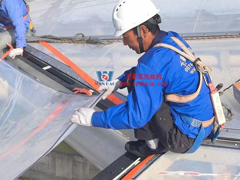 勞動最光榮，致敬一線工作者！