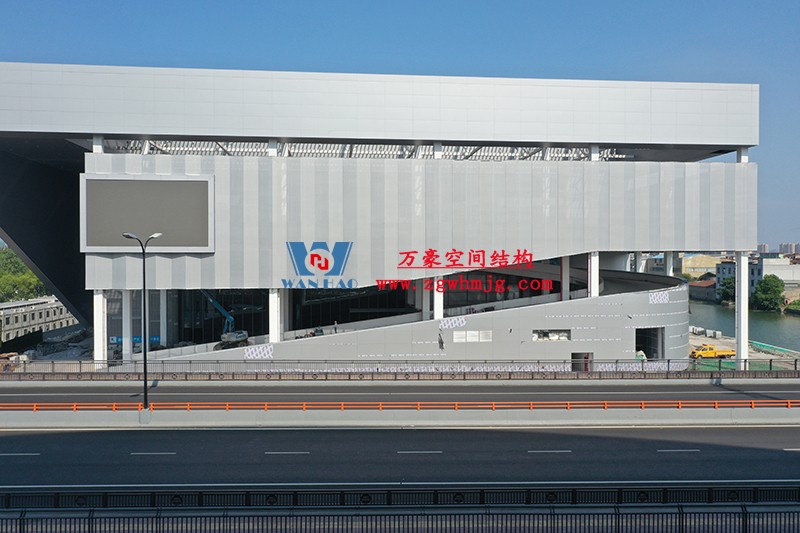 紹興國(guó)際會(huì)展中心C1區(qū)展廳幕墻網(wǎng)格膜工程 紹興國(guó)際會(huì)展中心C1區(qū)展廳幕墻網(wǎng)格膜工程