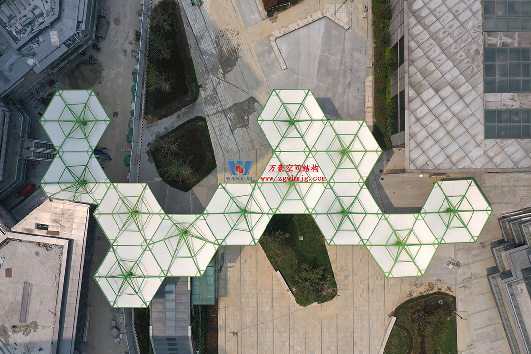 膜結(jié)構(gòu)遮陽雨棚受歡迎的主要原因是什么? 膜結(jié)構(gòu)遮陽雨棚受歡迎的主要原因是什么?