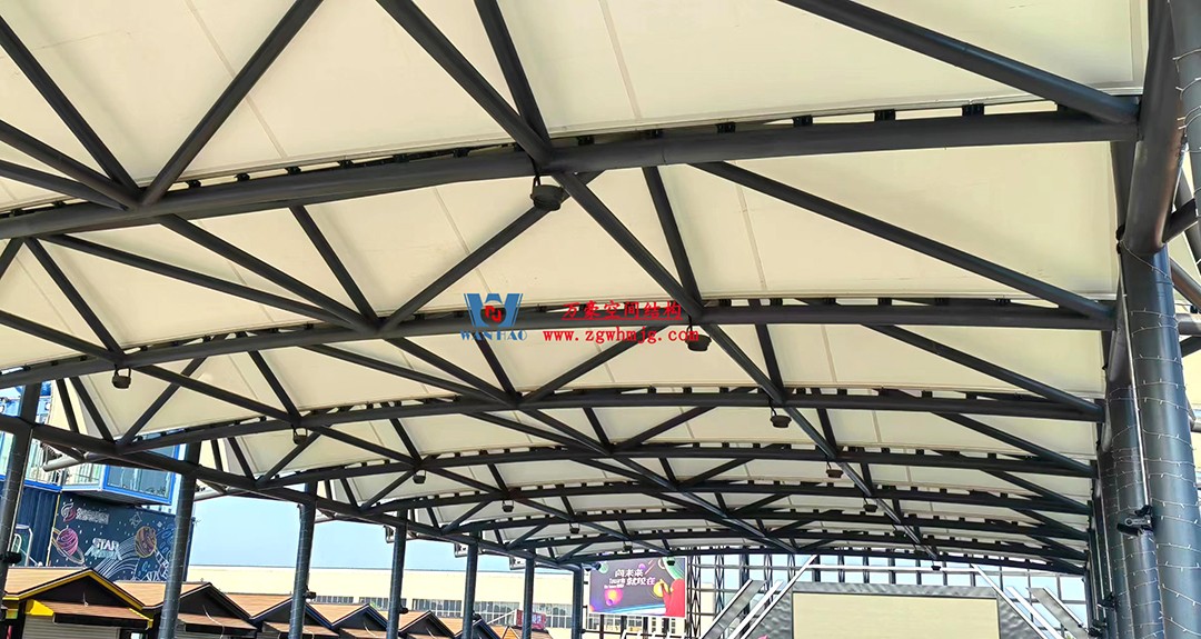 膜結(jié)構(gòu)遮陽雨棚受歡迎的主要原因是什么? 膜結(jié)構(gòu)遮陽雨棚受歡迎的主要原因是什么?