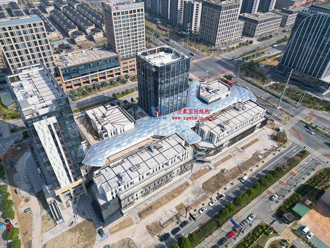 已完工，這個ETFE氣枕商業天幕閃亮登場！