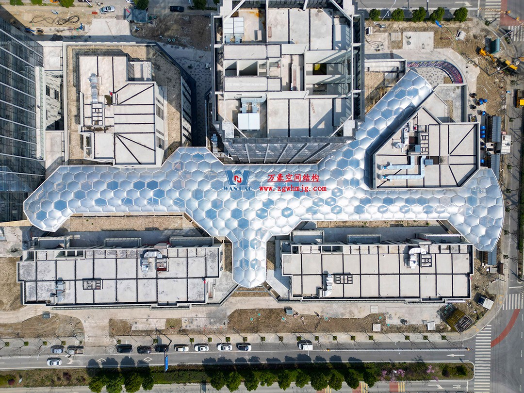 已完工，這個ETFE氣枕商業天幕閃亮登場！