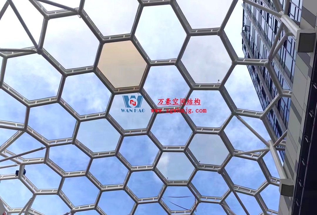 已完工，這個ETFE氣枕商業天幕閃亮登場！