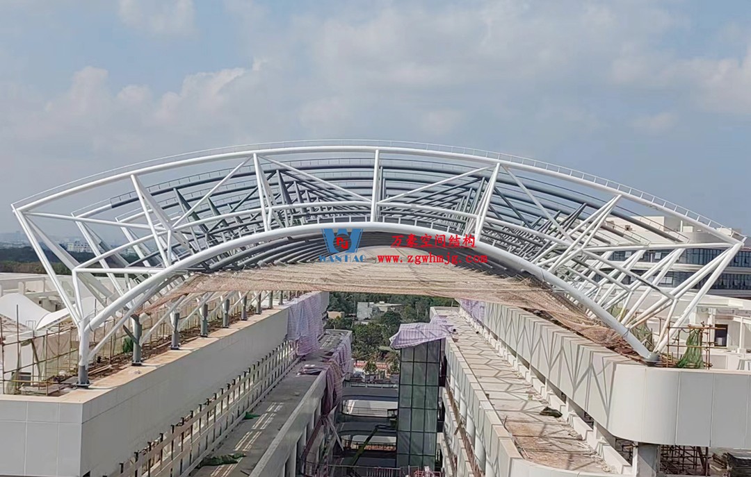 施工加速,這個PTFE膜結(jié)構(gòu)天幕即將完工! 施工加速,這個PTFE膜結(jié)構(gòu)天幕即將完工!