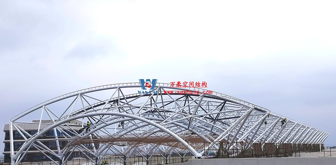 海南醫學院第一附屬醫院江東新院區連廊天幕順利完工 海南醫學院第一附屬醫院江東新院區連廊天幕順利完工