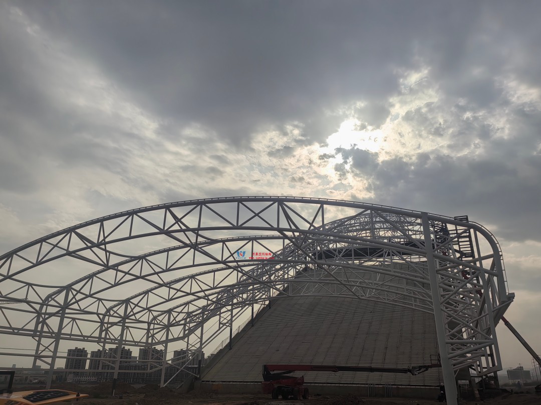 比亞迪紹興嵊州賽車場干拔沙坡觀景平臺鋼結構項目 比亞迪紹興嵊州賽車場干拔沙坡觀景平臺鋼結構項目