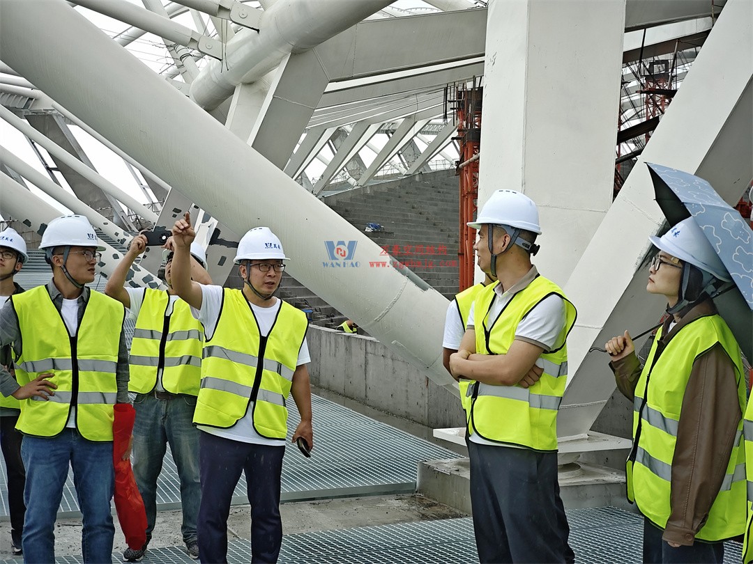 標(biāo)桿引領(lǐng),智啟未來——萬豪集團(tuán)營銷、設(shè)計(jì)與技術(shù)骨干共赴無錫奧體中心,現(xiàn)場觀摩學(xué)習(xí)解鎖“創(chuàng)新密碼” 標(biāo)桿引領(lǐng),智啟未來——萬豪集團(tuán)營銷、設(shè)計(jì)與技術(shù)骨干共赴無錫奧體中心,現(xiàn)場觀摩學(xué)習(xí)解鎖“創(chuàng)新密碼”