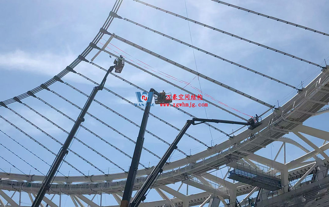 無錫奧體中心體育場ETFE膜首吊成功，太湖畔將閃耀“生態之光”