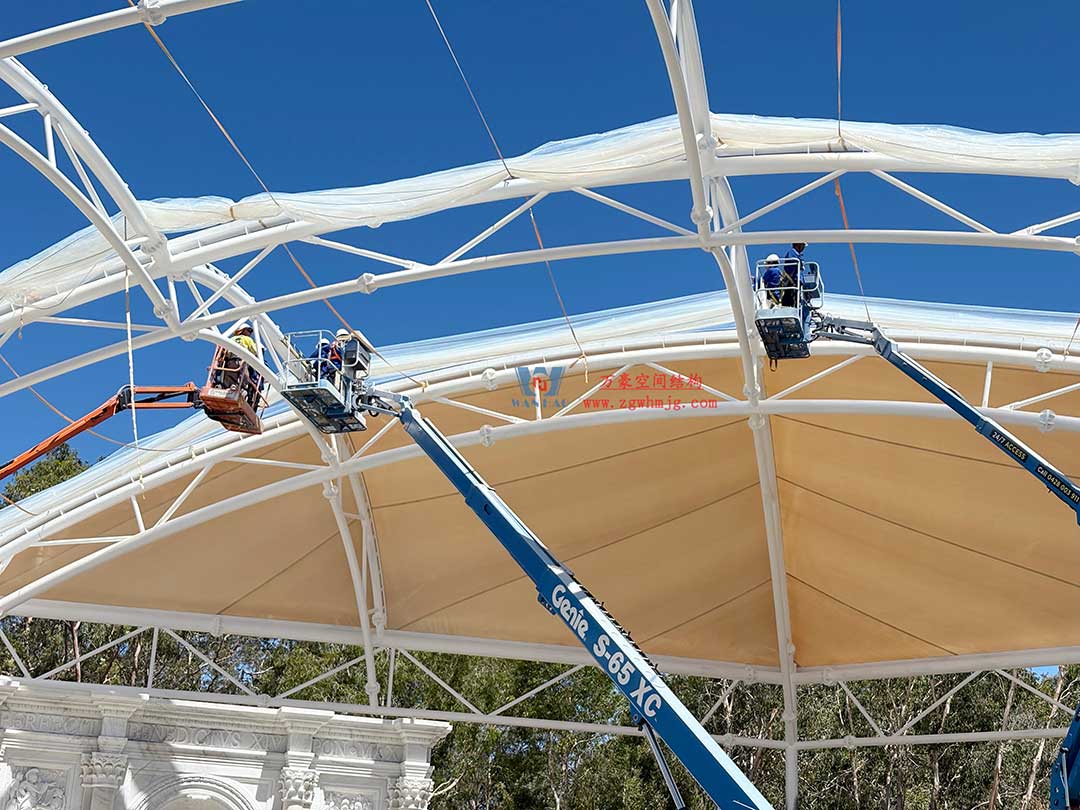 跨越山海的建筑新章！澳大利亞噴泉廣場天幕張拉正酣，雙膜科技賦能莊園建筑