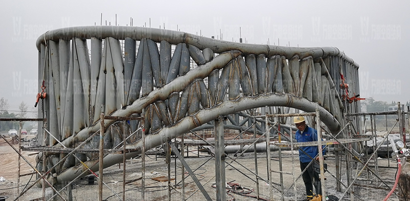 四川南充電影學院景觀膜結(jié)構(gòu)工程主桁架基本拼裝完成