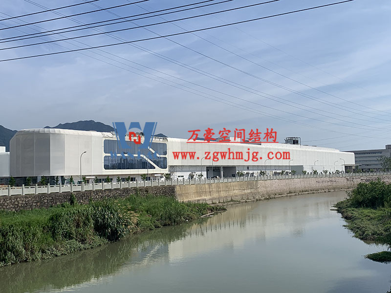 為什么體育場屋面都選用PTFE膜結(jié)構(gòu)？PTFE膜結(jié)構(gòu)體育場有什么特點(diǎn)優(yōu)勢？