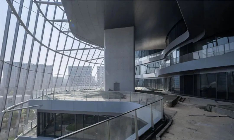 一座有骨骼、有皮膚的建筑