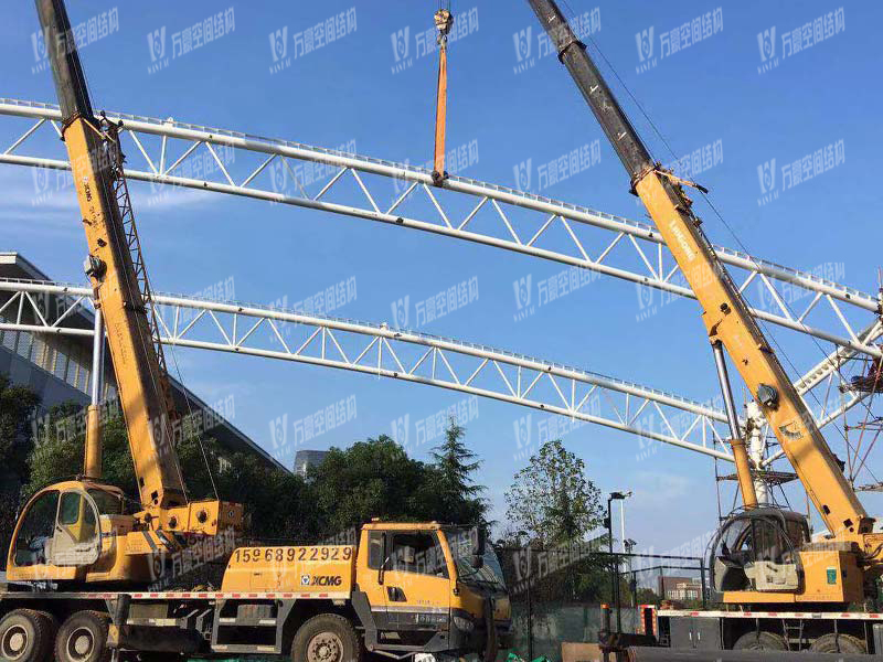 寧波(鄞州)網(wǎng)球中心遮陽棚膜結(jié)構(gòu)工程二期項目施工中 寧波(鄞州)網(wǎng)球中心遮陽棚膜結(jié)構(gòu)工程二期項目施工中