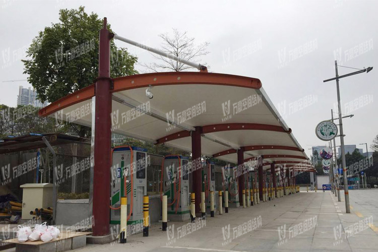 充電樁膜結(jié)構(gòu)車棚有什么特點?為何如此受歡迎? 充電樁膜結(jié)構(gòu)車棚有什么特點?為何如此受歡迎?